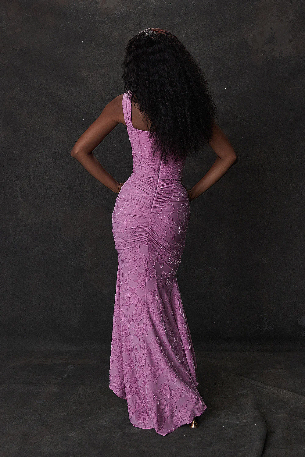 Catalina Robe de Soirée Femme – Robe Élégante en Dentelle avec Coupe Féminine pour Occasions Spéciales - Image 6