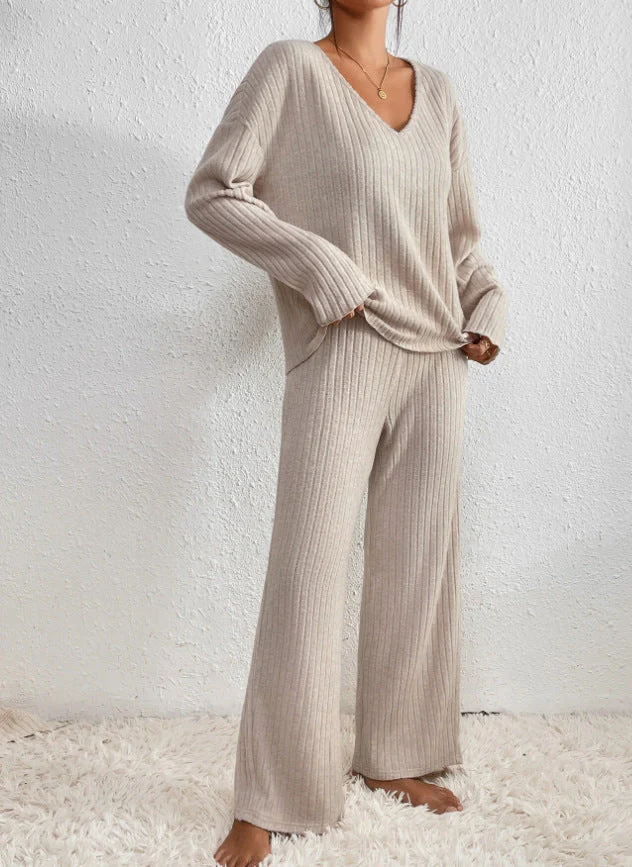 Ensemble en maille Kathy pour femme – Tenue d'intérieur confortable avec pull à col en V et pantalon doux - Image 9